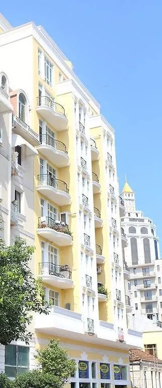 Apartment Vaja Fshavela N16 バトゥーミ